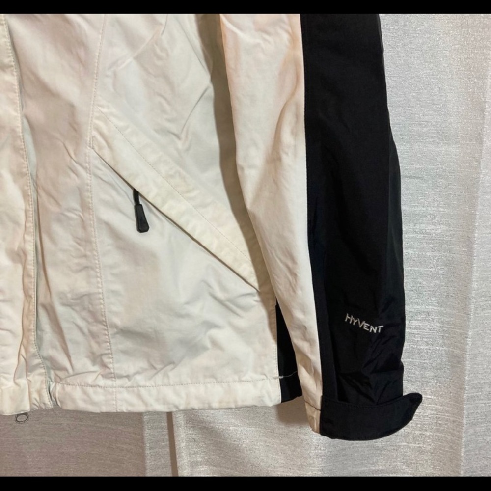 NORTH FACE Winter Coat - Picture 7 of 8